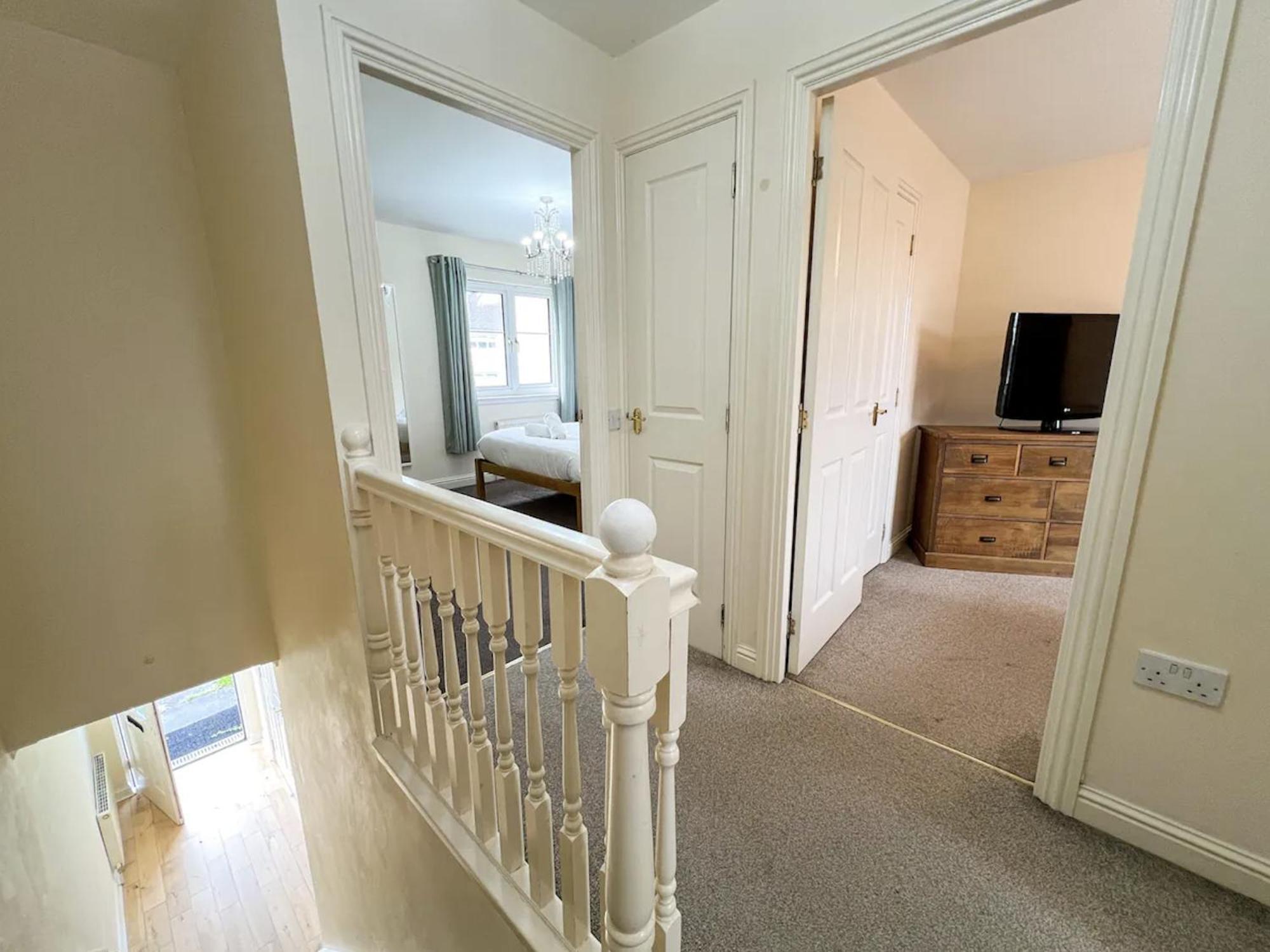 Glasgow Central - Entire House - Free Parking , Free Super Fast Wifi , Private Garden & Parking Security Exterior photo