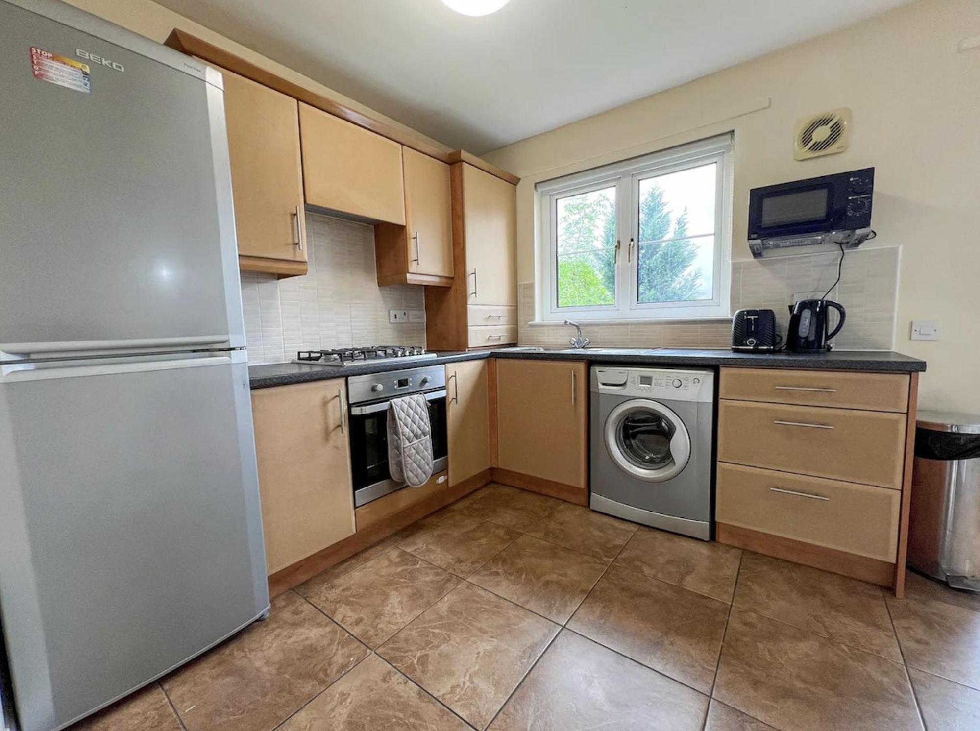 Glasgow Central - Entire House - Free Parking , Free Super Fast Wifi , Private Garden & Parking Security Exterior photo